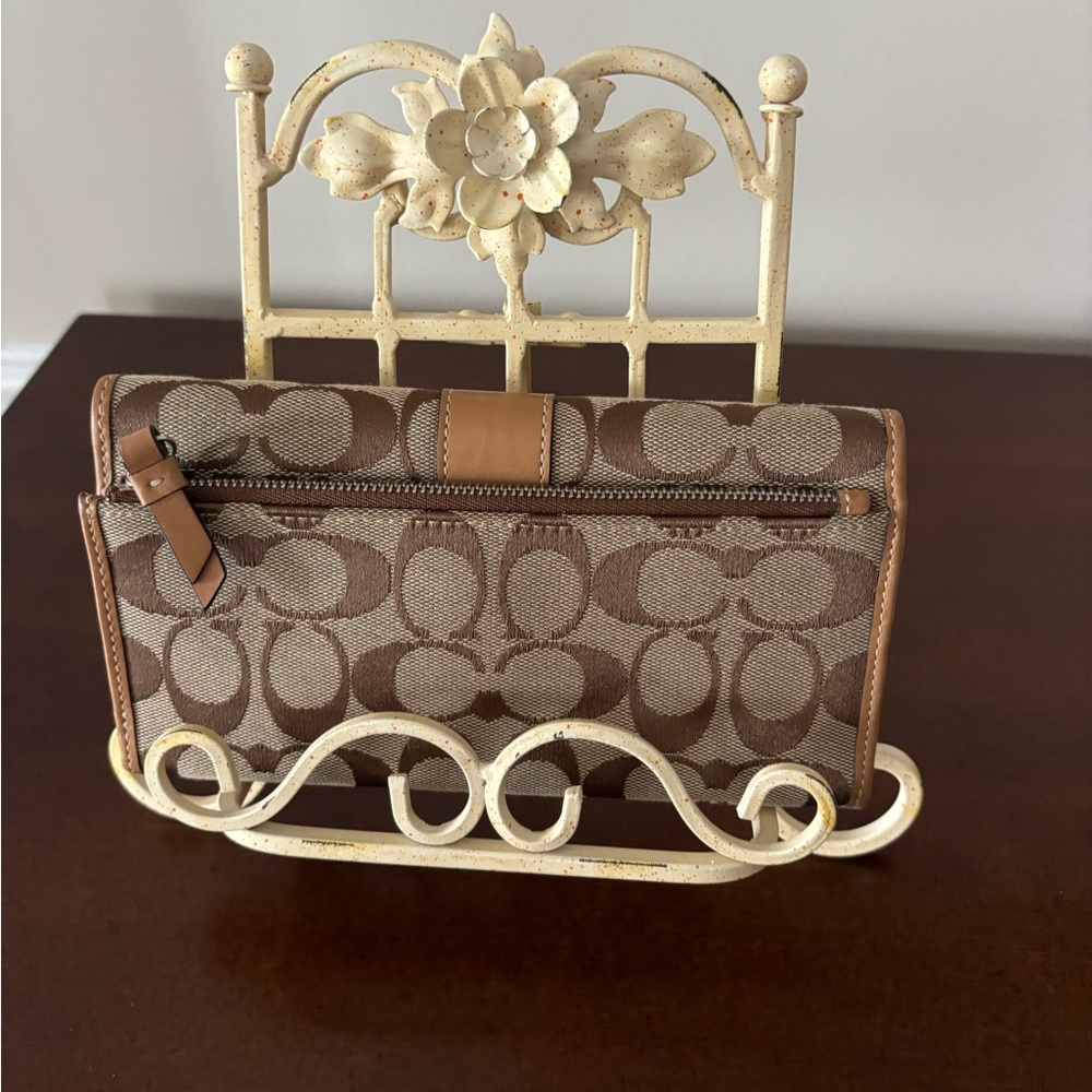 COACH Vintage Snap Closure Tri-Fold Wallet - Picture 2 of 12